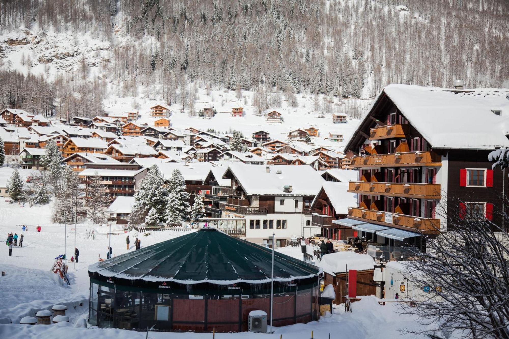 Hotel The Larix Ski-In Ski-Out Saas Fee Extérieur photo
